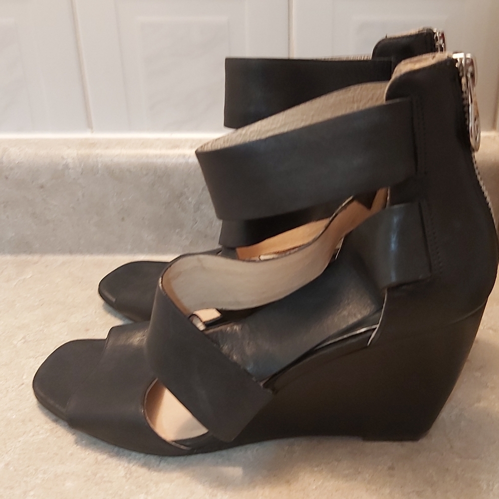 SOLD - Michael Kors black wedges, size 8 - Picture 3 of 6